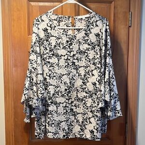 Rose +Olive floral blouse size 1X.